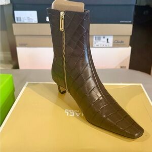 Michael Kors Brown Cosmo Croc Embossed Kitten Heel Boots/Booties |Size 6.5 NWB